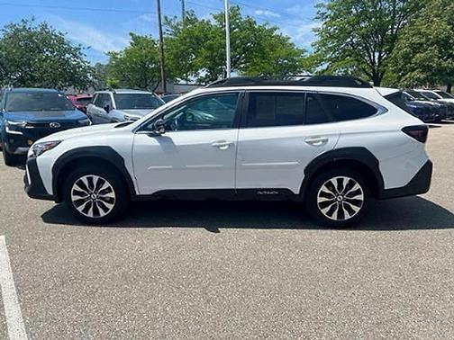 Crystal White 2025 Subaru Outback Limited