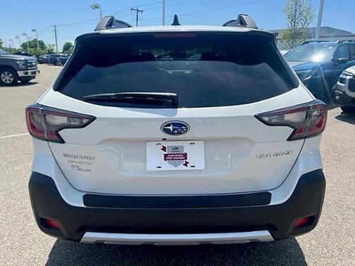 Crystal White 2025 Subaru Outback Limited