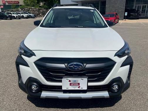 Crystal White 2025 Subaru Outback Limited