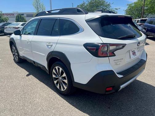 Crystal White 2025 Subaru Outback Limited