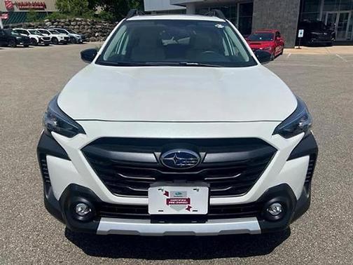 Crystal White 2025 Subaru Outback Limited