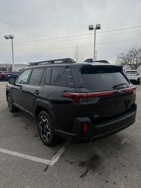 Crystal Black Silica 2026 Subaru Outback Touring