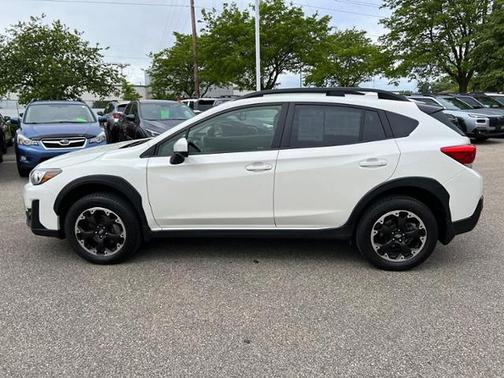 Crystal White Pearl 2023 Subaru Crosstrek Premium