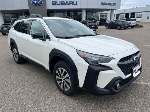 Crystal White Pearl 2023 Subaru Outback Premium
