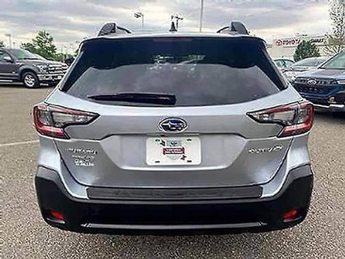 Ice Silver Metallic 2025 Subaru Outback Premium