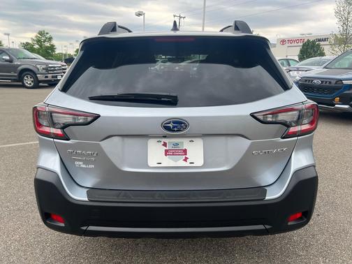 Ice Silver Metallic 2025 Subaru Outback Premium