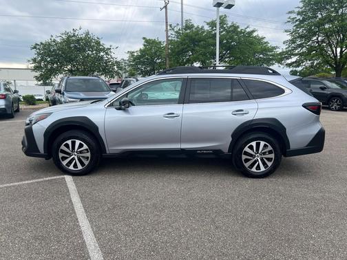 Ice Silver Metallic 2025 Subaru Outback Premium