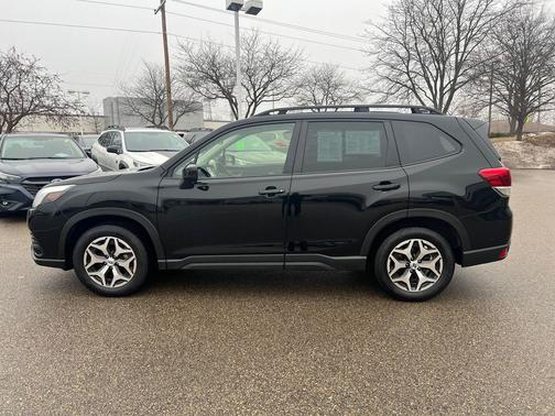 2023 Subaru Forester Premium