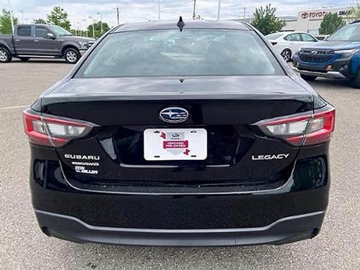 Crystal Black Silica 2025 Subaru Legacy Premium