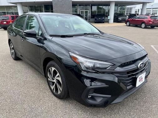 Crystal Black Silica 2025 Subaru Legacy Premium