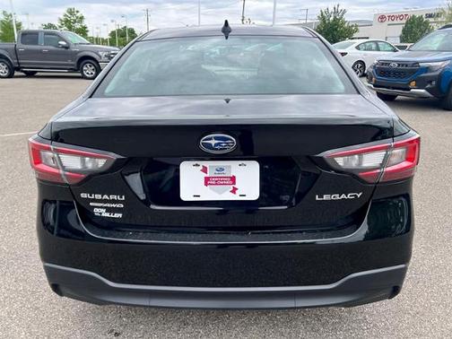 Crystal Black Silica 2025 Subaru Legacy Premium