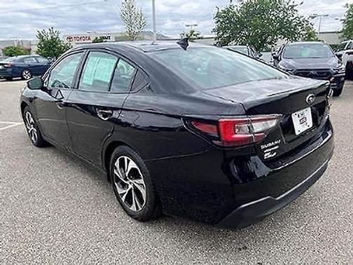 Crystal Black Silica 2025 Subaru Legacy Premium