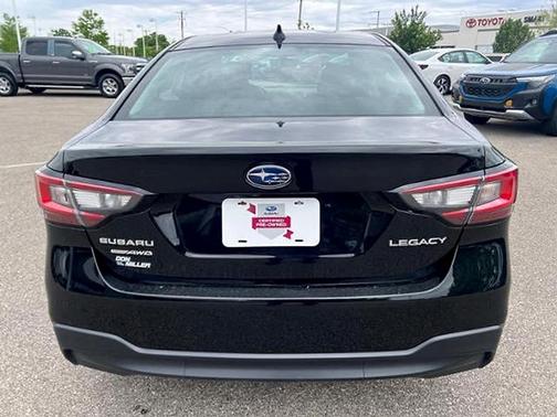 Crystal Black Silica 2025 Subaru Legacy Premium