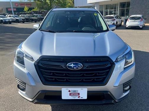 Ice Silver Metallic 2022 Subaru Forester Premium