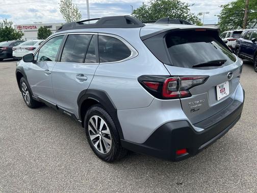 Ice Silver Metallic 2025 Subaru Outback Premium