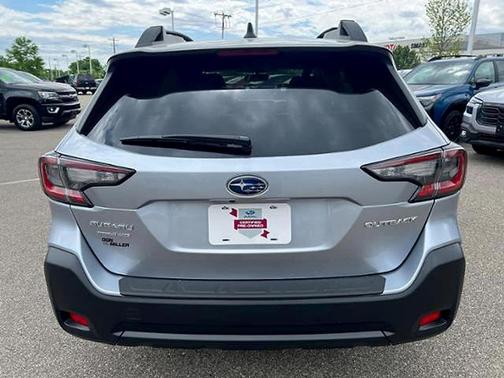 Ice Silver Metallic 2025 Subaru Outback Premium