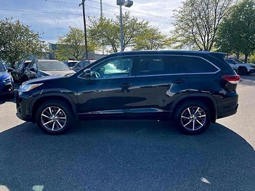 Midnight Black 2018 Toyota Highlander