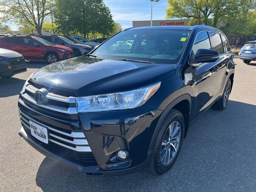 Midnight Black 2018 Toyota Highlander