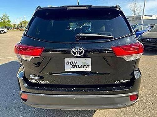 Midnight Black 2018 Toyota Highlander