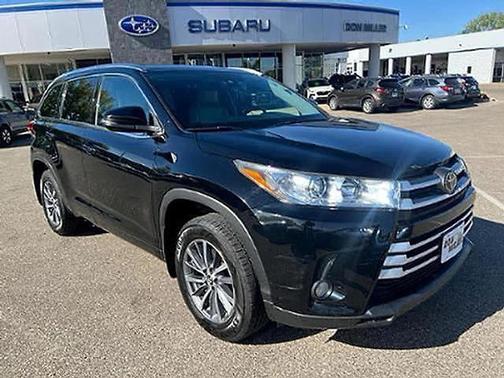 Midnight Black 2018 Toyota Highlander