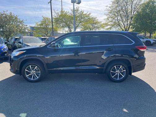 Midnight Black 2018 Toyota Highlander