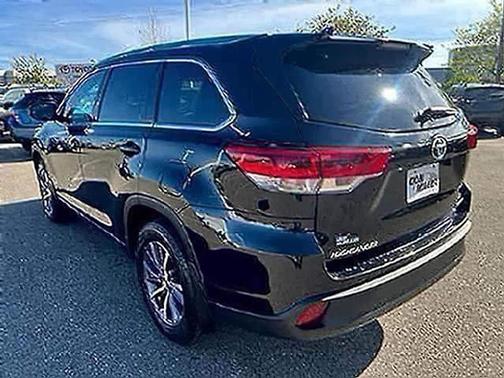 Midnight Black 2018 Toyota Highlander