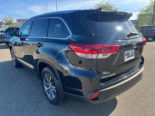 Midnight Black 2018 Toyota Highlander