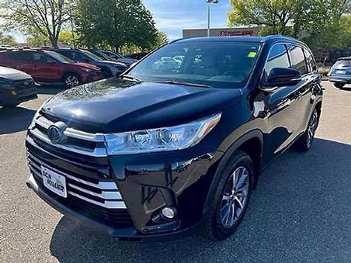 Midnight Black 2018 Toyota Highlander