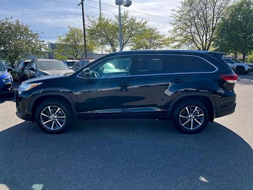 Midnight Black 2018 Toyota Highlander