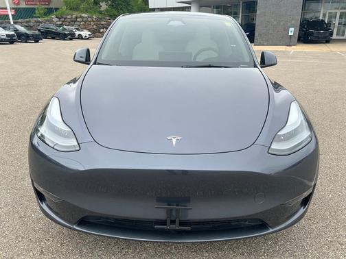 Midnight Silver 2023 Tesla Model Y Performance Dual Motor All-Wheel Drive