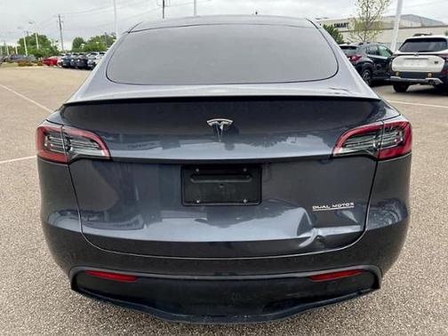 Midnight Silver 2023 Tesla Model Y Performance Dual Motor All-Wheel Drive