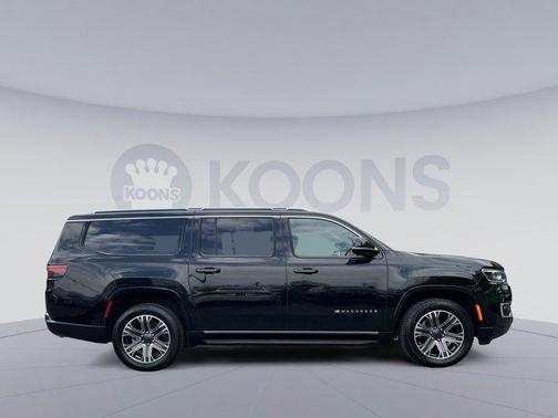 Diamond Black Crystal Pearlcoat 2024 Jeep Wagoneer L Series II 4x4