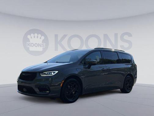 Ceramic Gray Clearcoat 2023 Chrysler Pacifica Hybrid Touring L