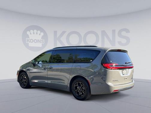 Ceramic Gray Clearcoat 2023 Chrysler Pacifica Hybrid Touring L