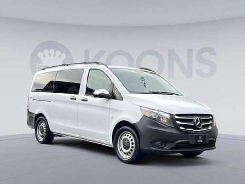 2016 Mercedes-Benz Metris Base