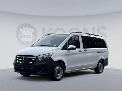2016 Mercedes-Benz Metris Base