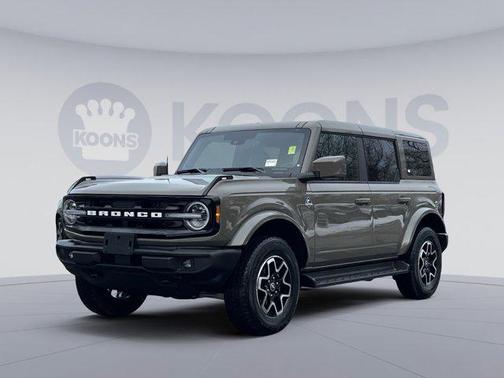 2025 Ford Bronco Outer Banks