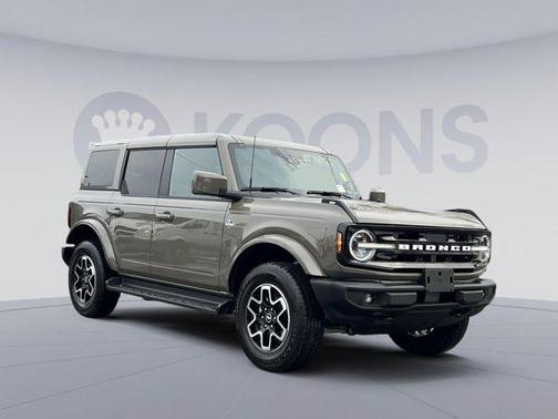 2025 Ford Bronco Outer Banks