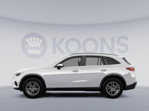 MANUFAKTUR Moonlight White Metallic 2026 Mercedes-Benz GLC 300 4MATIC