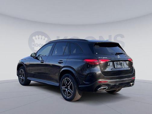Graphite Grey Metallic 2026 Mercedes-Benz GLC 300 4MATIC