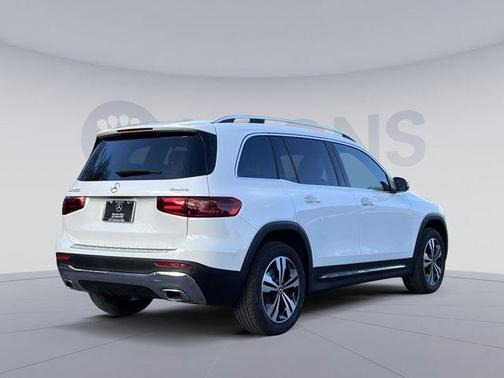 Polar White 2026 Mercedes-Benz GLB 250 4MATIC