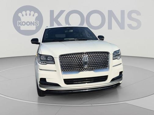 Pristine White Metallic Tri-Coat 2023 Lincoln Navigator Reserve