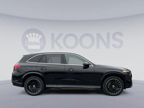 Obsidian Black Metallic 2026 Mercedes-Benz GLC 300 4MATIC
