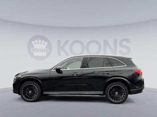 Obsidian Black Metallic 2026 Mercedes-Benz GLC 300 4MATIC