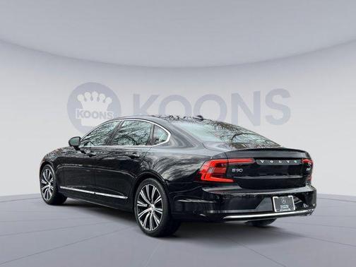 2025 Volvo S90 B6 Plus