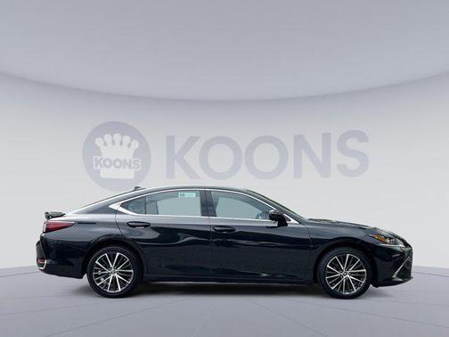 2022 Lexus ES 250 Base