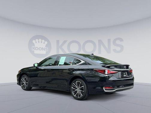 2022 Lexus ES 250 Base