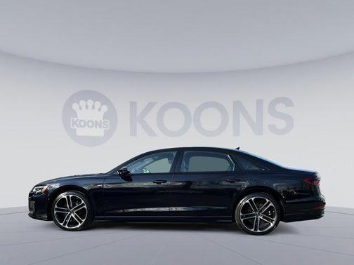 Sebring Black Crystal Effect 2025 Audi A8 L 55 (Tiptronic)