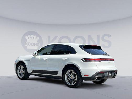 2022 Porsche Macan Base