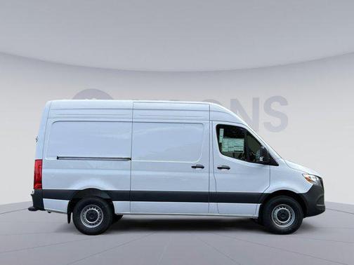 2025 Mercedes-Benz Sprinter 2500 Standard Roof